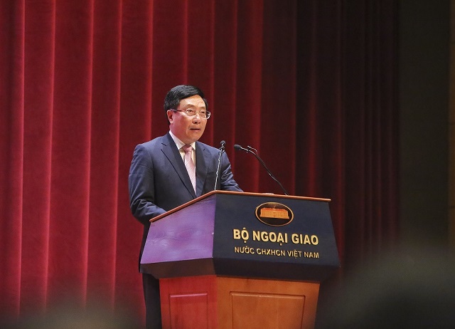 Ph&oacute; Thủ tướng, Bộ trưởng Bộ Ngoại giao Phạm B&igrave;nh Minh ph&aacute;t biểu tại sự  kiện.