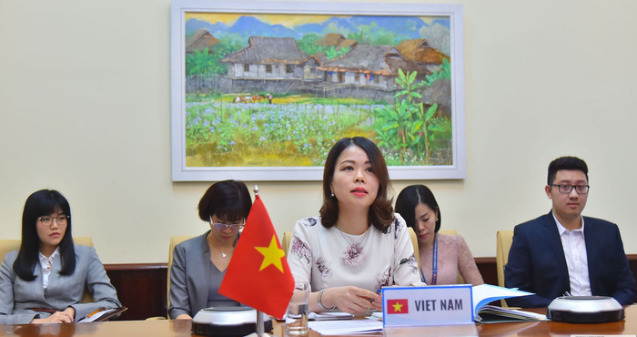 B&agrave; Nguyễn Minh Hằng, Trưởng SOM ASEM của Việt Nam, tham dự Cuộc họp c&aacute;c Quan chức cao cấp (SOM) Nh&oacute;m ASEAN của Diễn đ&agrave;n hợp t&aacute;c &Aacute;-&Acirc;u (ASEM) ng&agrave;y 12/5/2020