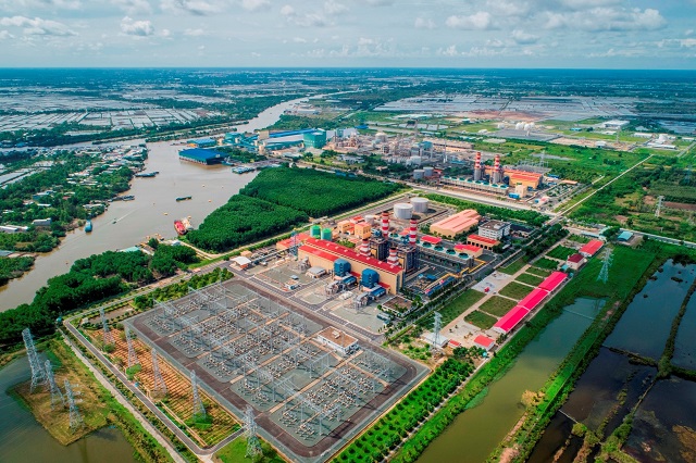 Toàn cảnh cụm công nghiệp Khí - điện - đạm Cà Mau. Toàn cảnh cụm công nghiệp Khí - điện - đạm Cà Mau.