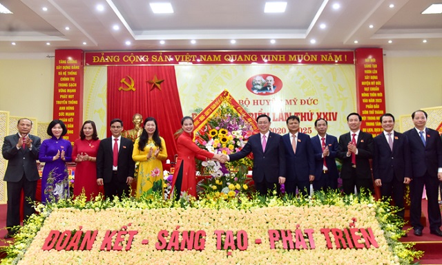 Bí thư Thành ủy Vương Đình Huệ dự và chỉ đạo Đại hội Đảng bộ huyện Mỹ Đức. Bí thư Thành ủy Vương Đình Huệ dự và chỉ đạo Đại hội Đảng bộ huyện Mỹ Đức.