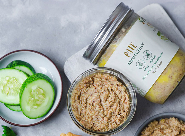 Bộ Y tế cảnh báo khẩn cấp pate Minh Chay chứa vi khuẩn Clostridium Botulinum có độc lực rất mạnh, ảnh hưởng nặng nề đến sức khỏe, kéo dài và dễ tử vong. Bộ Y tế cảnh báo khẩn cấp pate Minh Chay chứa vi khuẩn Clostridium Botulinum có độc lực rất mạnh, ảnh hưởng nặng nề đến sức khỏe, kéo dài và dễ tử vong.