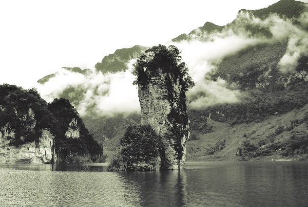 Vẻ đẹp hùng vĩ của “Hạ Long giữađại ngàn” tại huyện Na Hang,tỉnh Tuyên Quang