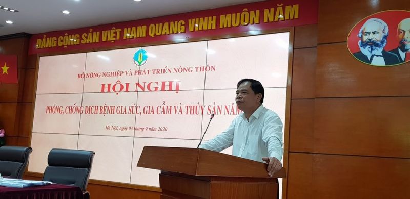 Bộ trưởng Bộ Nông nghiệp và PTNT phát biểu tại hội nghị.