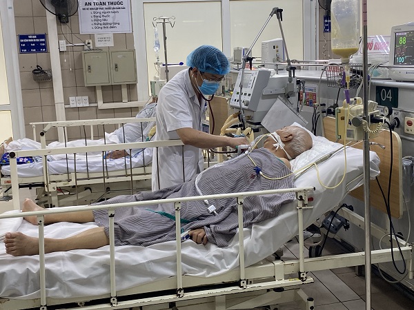 Cụ ông ngộ độc do ăn pate Minh Chay hiện phải thở máy, tiên lượng nặng. Cụ ông ngộ độc do ăn pate Minh Chay hiện phải thở máy, tiên lượng nặng.