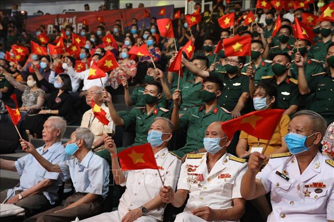 Đại biểu tham dự chương trình đặc biệt mừng Quốc khánh 2-9: 