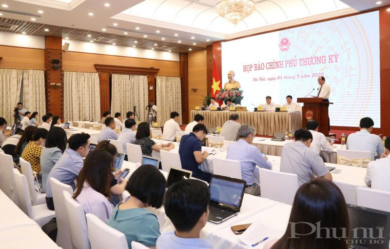 Quang cảnh buổi họp b&aacute;o Ch&iacute;nh phủ thường kỳ.