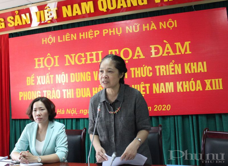 Đồng chí Trần Thu Thủy – Chánh Văn phòng Hội LHPN Việt Nam phát biểu tại buổi tọa đàm