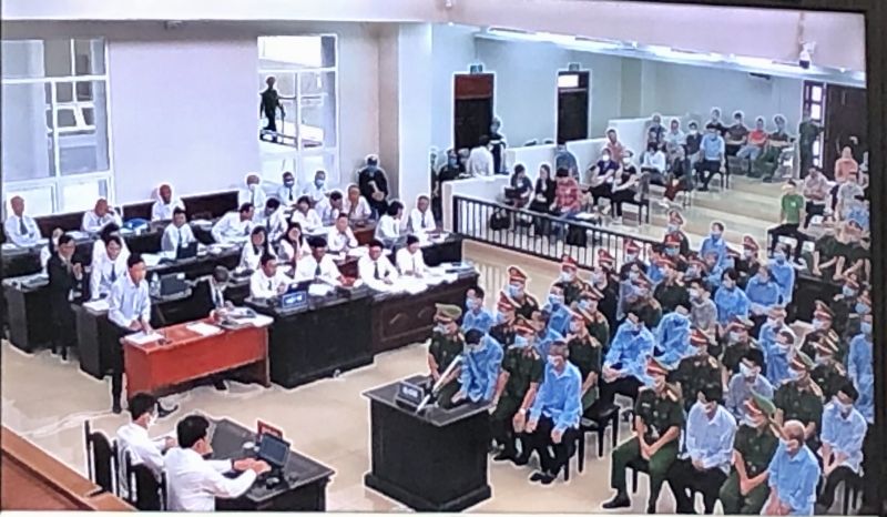 Các luật sư bào chữa cho các bị hại tại Tòa