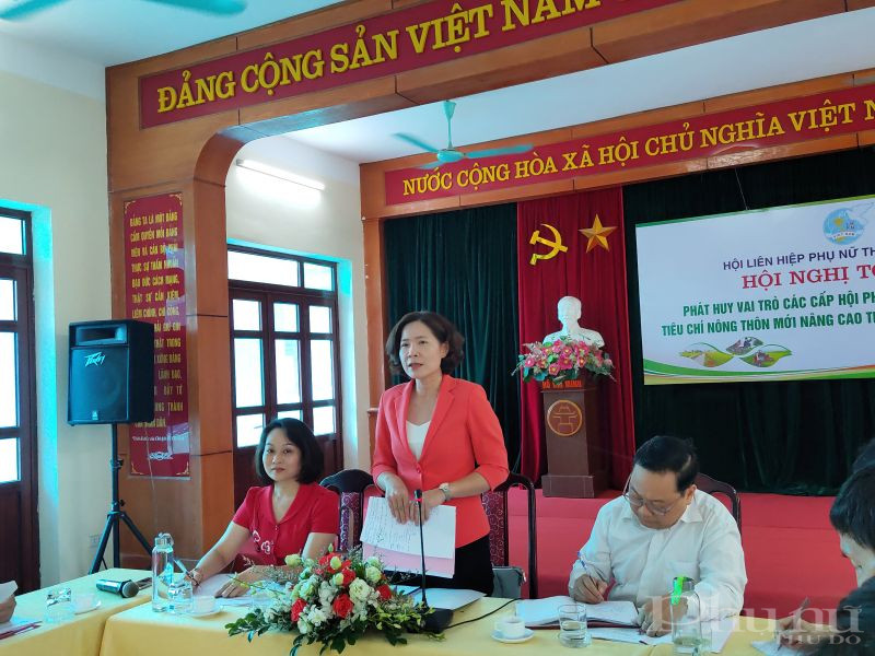 Đồng chí Lê Kim Anh - Chủ tịch Hội LHPN Hà Nội nhấn mạnh, trong thời gian tới, các cấp Hội Phụ nữ tiếp tục phát huy vai trò của tổ chức Hội tham gia thực hiện tiêu chí xây dựng nông thôn mới nâng cao trong đó quan tâm đến tiêu chí xây dựng môi trường sống an toàn cho phụ nữ và trẻ em.