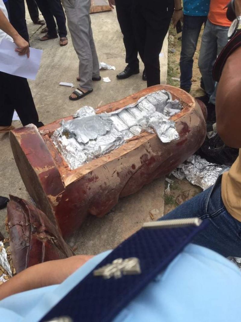 Bức tượng gỗ bên trong chứa ma túy