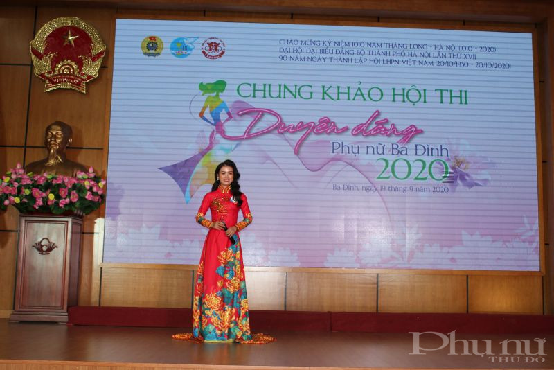 Các thí sinh tự tin thể hiện phần thi trình diễn và trả lời câu hỏi của Ban giám khảo