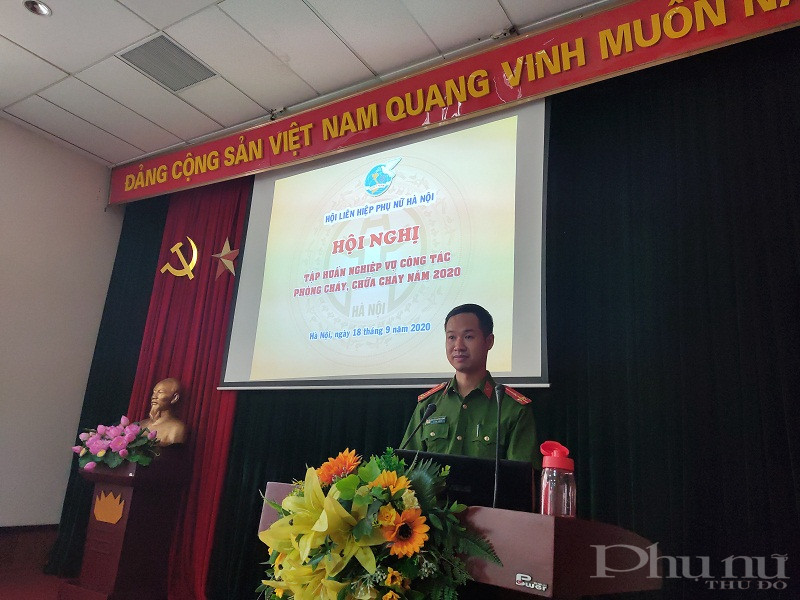 Thượng &uacute;y Đỗ Phương Đ&ocirc;ng - đội cảnh s&aacute;t ph&ograve;ng ch&aacute;y chữa ch&aacute;y v&agrave; Cứu nạn cứu hộ- C&ocirc;ng an quận Cầu Giấy