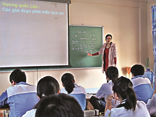 Điều lệ trường THCS và THPT và trường phổ thông vừa ban hành có nhiều quy định giảm tải cho giáo viên, học sinh.