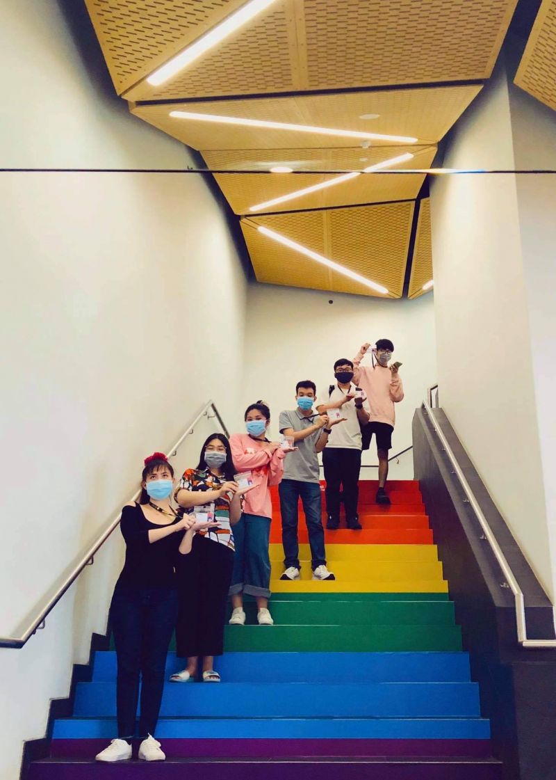ậc thang cầu vồng tại đại học RMIT, th&agrave;nh phố Hồ Ch&iacute; Minh trong sự kiện 