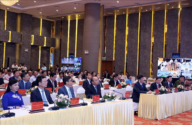 Thủ tướng Nguyễn Xuân Phúc và các đại biểu tham dự Lễ khánh thành. Ảnh: Thống Nhất/TTXVN