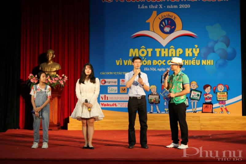 Tác giả Nguyễn Anh Quân –đạt giải Nhất cuộc thi “Viết về cuốn sách yêu thích của em” năm 2011 cho rằng, đọc sách là con đường ngắn nhất, hiệu quả nhất để mỗi người có tư duy tốt. (Ảnh: Nguyễn Thực)