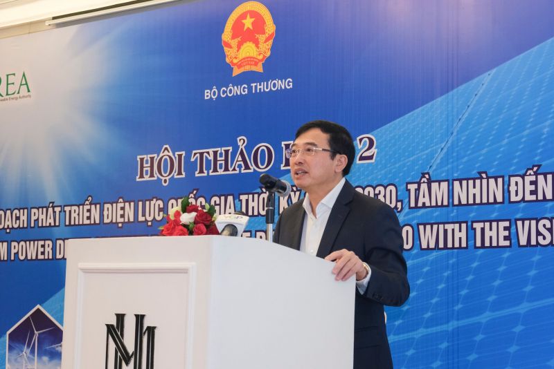 Ông Hoàng Quốc Vượng, Thứ trưởng Bộ Công Thương phát biểu tại hội thảo Ông Hoàng Quốc Vượng, Thứ trưởng Bộ Công Thương phát biểu tại hội thảo