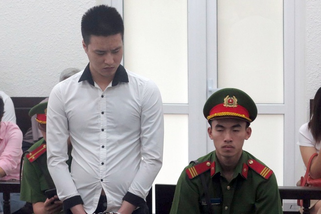 Nguyễn Hữu Thực nhận án chung thân. Ảnh: N.H.