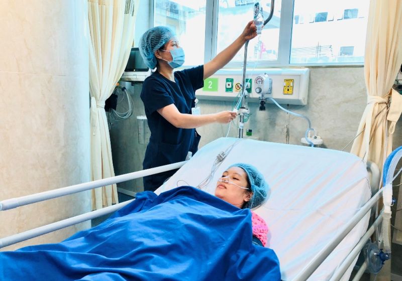 Tình trạng sức khỏe của sản phụ T đã ổn định, không phải thở máy.