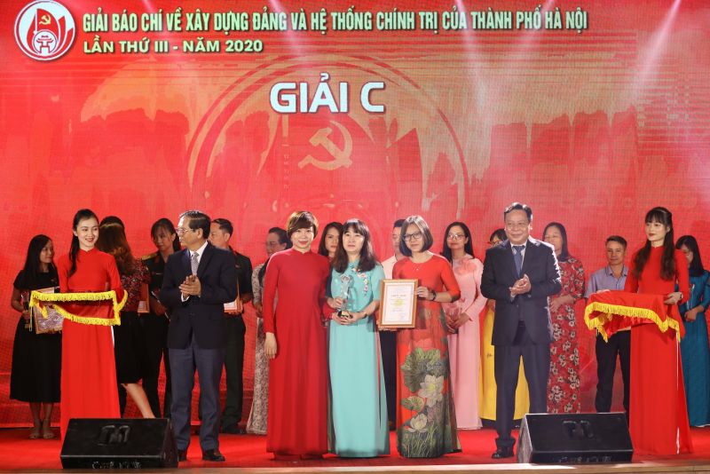 Báo Phụ nữ Thủ đô vinh dự nhận được giải C Báo Phụ nữ Thủ đô vinh dự nhận được giải C