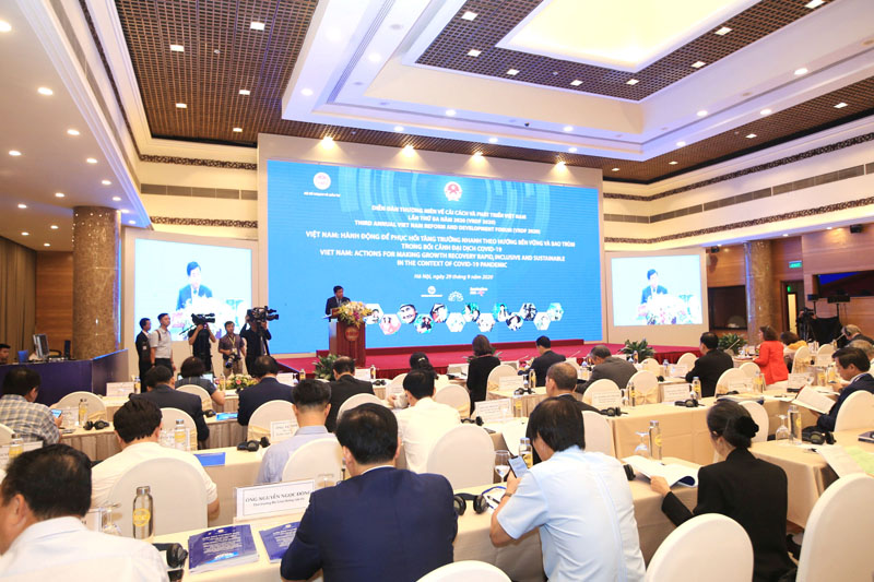 Quang cảnh Diễn đ&agrave;n thường ni&ecirc;n về cải c&aacute;ch v&agrave; ph&aacute;t triển Việt Nam lần thứ 3 năm 2020.