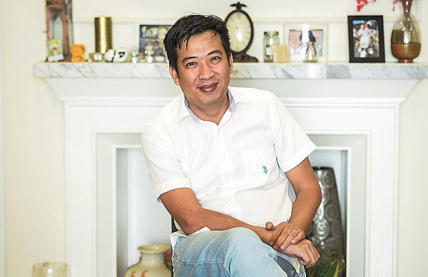 Nhà văn, nhà báo Hoàng Anh Tú Nhà văn, nhà báo Hoàng Anh Tú