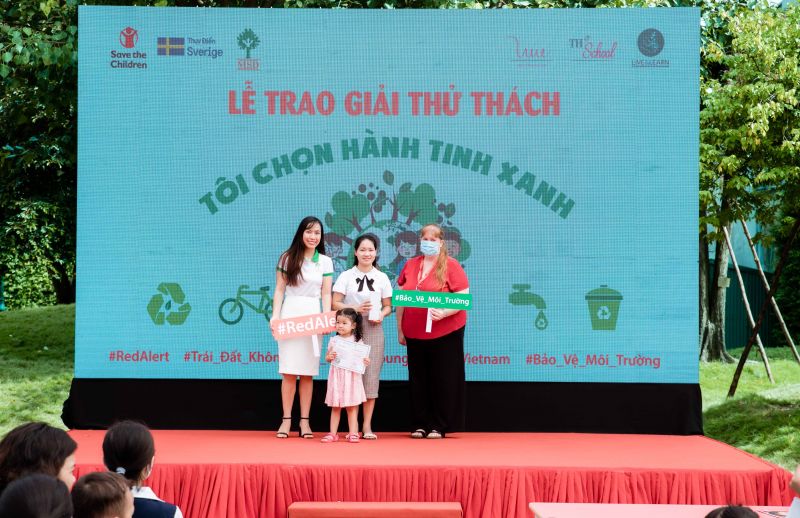 Trao giải Nhất thử thách Tôi chọn hành tinh xanh
