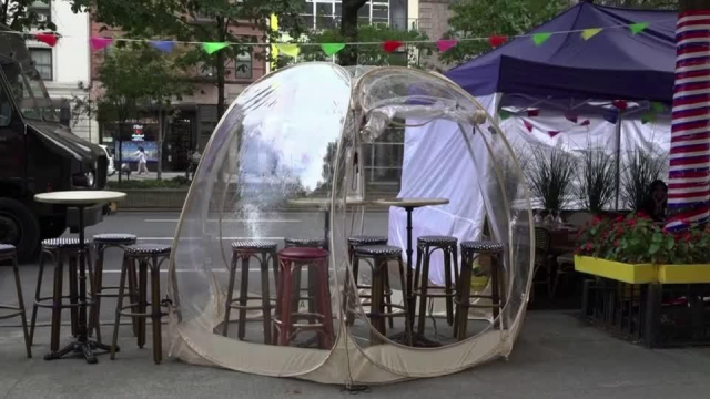 Các thực khách liên tưởng chiếc lều độc đáo này với cỗ xe của nàng lọ lem Cinderella trong truyện cổ tích