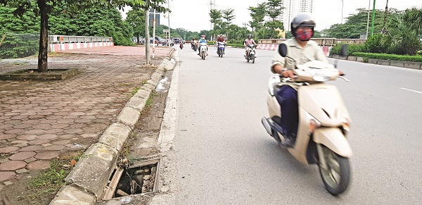 Hố ga mất nắp trên đường Văn Phú, Hà Đông