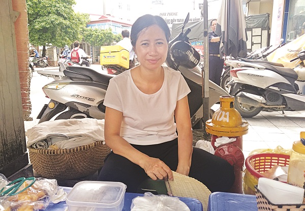 Chị Liên, chủ tiệm cháo sườn tại đường Bà Triệu, Hà Đông, Hà Nội