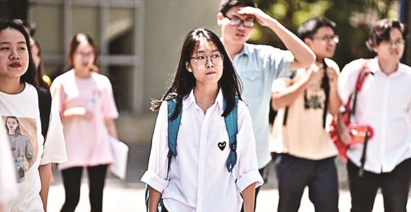 Điểm chuẩn đại học năm nay cao đột biến đã khiến nhiều thí sinh tức tưởi vì điểm cao vẫn trượt