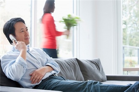 Chồng cài mật khẩu điện thoại  là có... bồ nhí? - ảnh 1