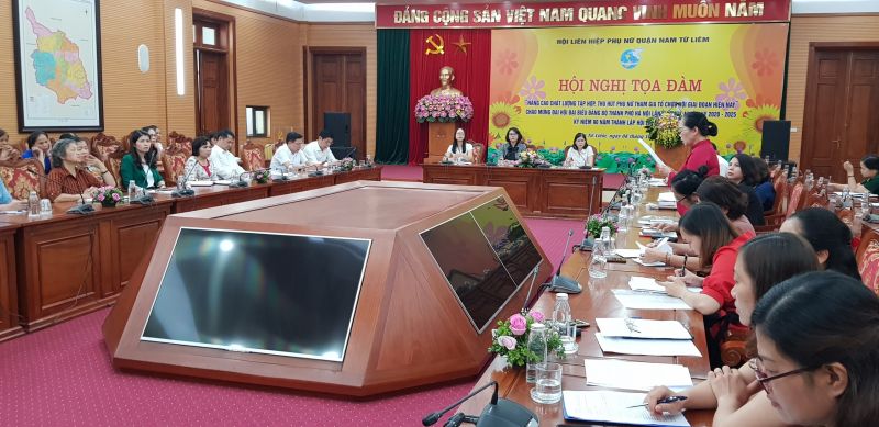 Bà Hoàng Thị Hiên nêu những khó khăn trong thu hút hội viên Bà Hoàng Thị Hiên nêu những khó khăn trong thu hút hội viên