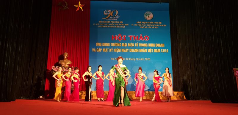 Phần trình diễn của các doanh nhân nữ Phần trình diễn của các doanh nhân nữ