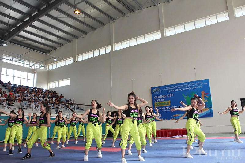 “Nhờ luyện tập thường xuyên vào thời gian từ 5 giờ đến 6 giờ sáng, hoặc 8h- 9h tối đã khiến các hội viên đều vui tươi, khỏe khoắn lên trông thấy. Trước đây tôi thường đau mỏi cơ nhưng khi luyện tập thường xuyên thấy khỏe khoắn, tinh thần cũng phấn chấn hơn”