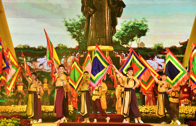 Chương trình nghệ thuật tại Đại lễ kỷ niệm gây xúc động khi tái hiện chiều dài lịch sử 1010 năm với những dấu ấn vàng son