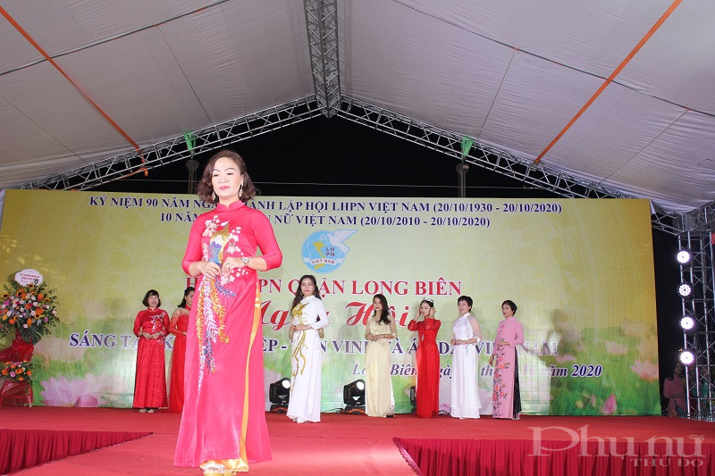 Ngày hội "Phụ nữ Long Biên sáng tạo khởi nghiệp - Tôn vinh tà áo dài Việt Nam" năm 2020 - ảnh 12