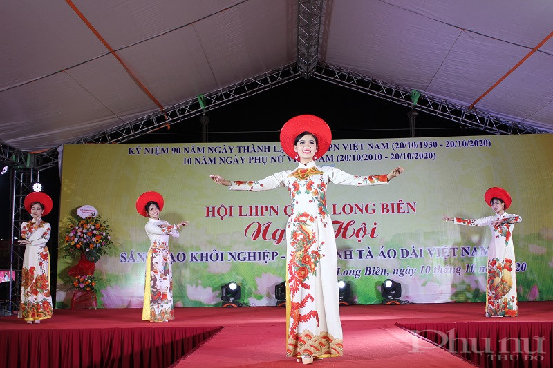 Ngày hội "Phụ nữ Long Biên sáng tạo khởi nghiệp - Tôn vinh tà áo dài Việt Nam" năm 2020 - ảnh 13