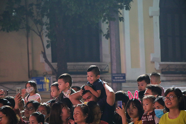 Chương trình đã thu hút đông đảo công chúng đến tham dự và thưởng thức. (Ảnh Sở VHTT Hà Nội)