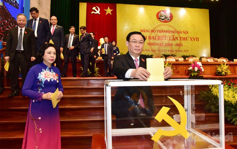 Các đại biểu bỏ phiếu Các đại biểu bỏ phiếu