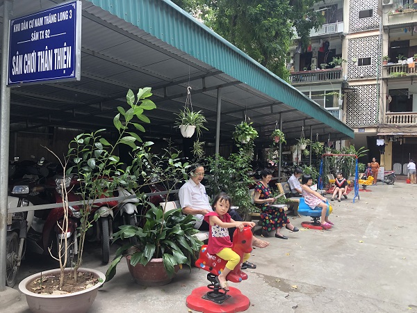 Sân chơi thân thiện khu dân cư Nam Thăng Long 3, phường Nhân Chính được xây dựng nhờ Hội LHPN phường vận động 100% xã hội hóa
