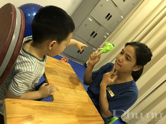 Kết hợp ghép tế bào gốc & giáo dục can thiệp cho trẻ tự kỷ đã đem lại sự tiến bộ rõ rệt về nhận thức, giao tiếp và kỹ năng sống cho trẻ. Kết hợp ghép tế bào gốc & giáo dục can thiệp cho trẻ tự kỷ đã đem lại sự tiến bộ rõ rệt về nhận thức, giao tiếp và kỹ năng sống cho trẻ.