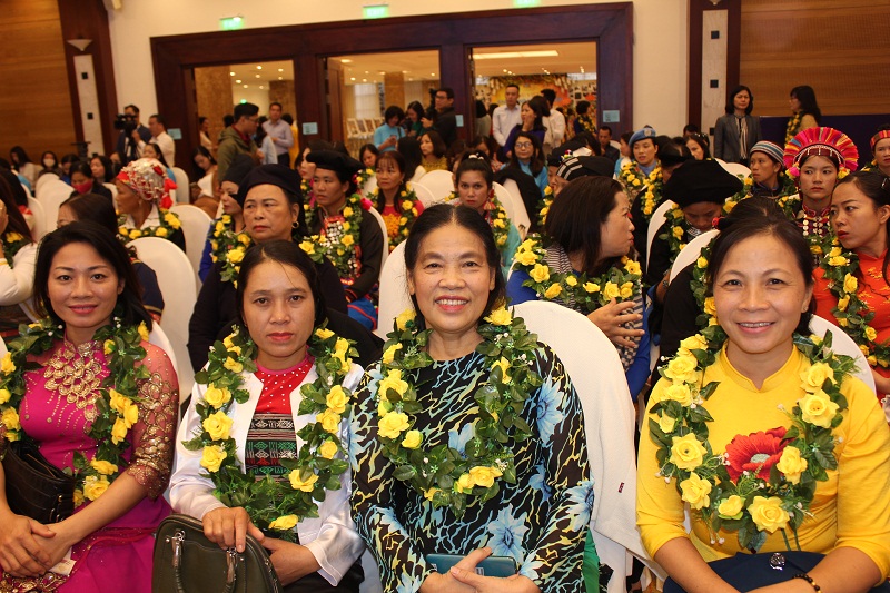 Các đại biểu phấn khởi về tham dự Lễ lủ niệm và tham dự Đại hội thi đua yêu nước