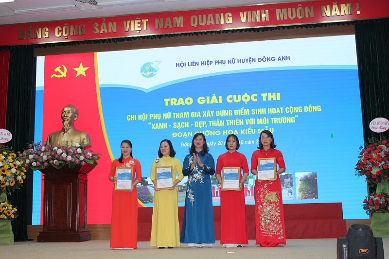 trao giải