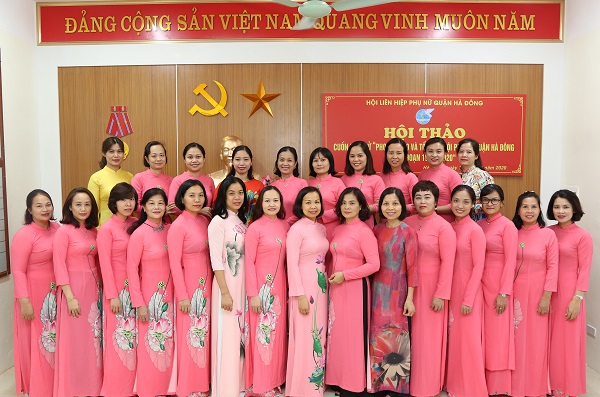 Các đại biểu cán bộ Hội LHPN quận Hà Đông khóa XX tham dự Hội thảo“Lịch sử phong trào và tổ chức hội Phụ nữ quận Hà Đông (1930-2020)”
