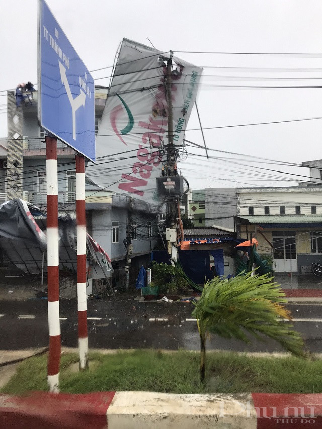 Ngành điện khẩn trương khắc phục hậu quả bão số 9 gây sự cố lưới điện tại các tỉnh miền Trung - ảnh 3