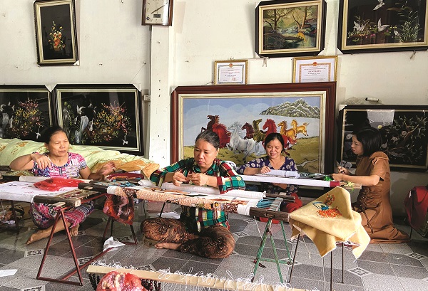 Nghệ nhân Hoàng Thị Khương – Sống trọn với đam mê - ảnh 2