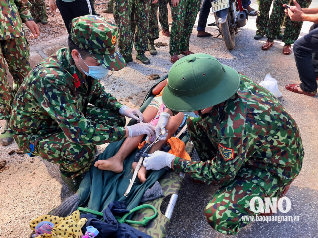Sơ cứu nạn nhân tại hiện trường. Sơ cứu nạn nhân tại hiện trường.