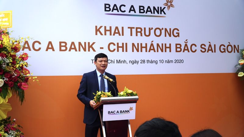 Ông Nguyễn Việt Hanh, Phó Tổng Giám đốc BAC A BANK phát biểu khai mạc Ông Nguyễn Việt Hanh, Phó Tổng Giám đốc BAC A BANK phát biểu khai mạc