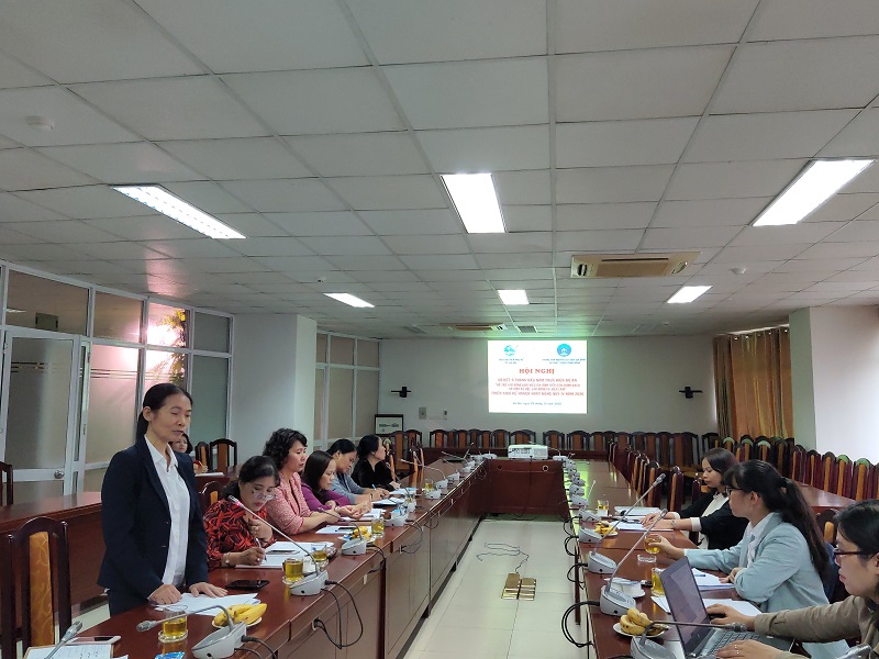 C&aacute;c đại biểu tham gia đ&oacute;ng g&oacute;p &yacute; kiến v&agrave;o hoạt động của dự &aacute;n trong thời gian tới